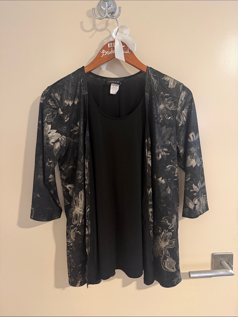 Lauren M Petites black and grey top